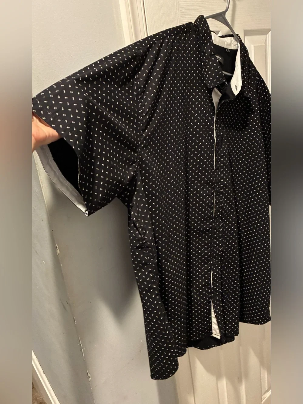 Kenneth Cole Women’s Button Down Shirt.  Size 4X. $10